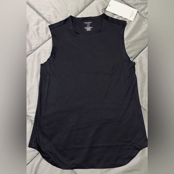 *NWT* Ministry of Supply Luxe Touch Tank Black - Picture 3 of 9